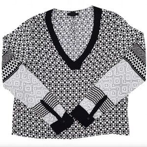 Flowy & Unique H&M Black & White Patterned Long Sleeve Top Womens Size 10